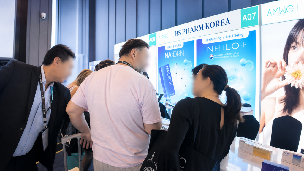 BS PHARM KOREA meeting international partners at AMWC Korea 2026